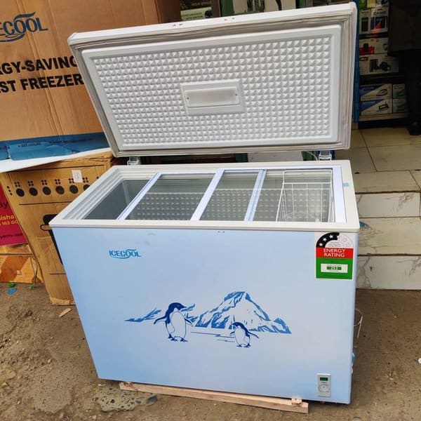 ICECOOL Chest Freezer 169Litres Plus 10M 6 Way JSB Gift