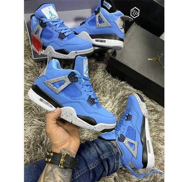 Jordan 4 University blue 1_1