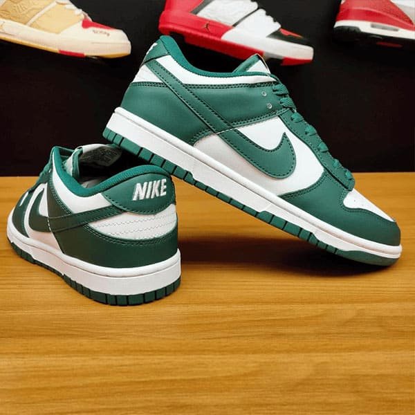 Nike Dunk Low Retro Varsity Green 1