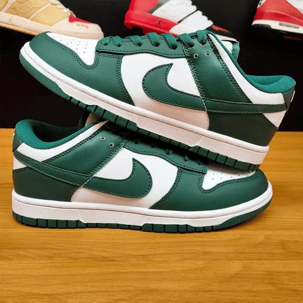 Nike Dunk Low Retro Varsity Green 2