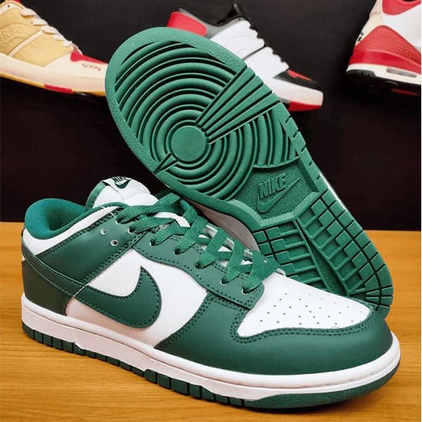 Nike Dunk Low Retro Varsity Green