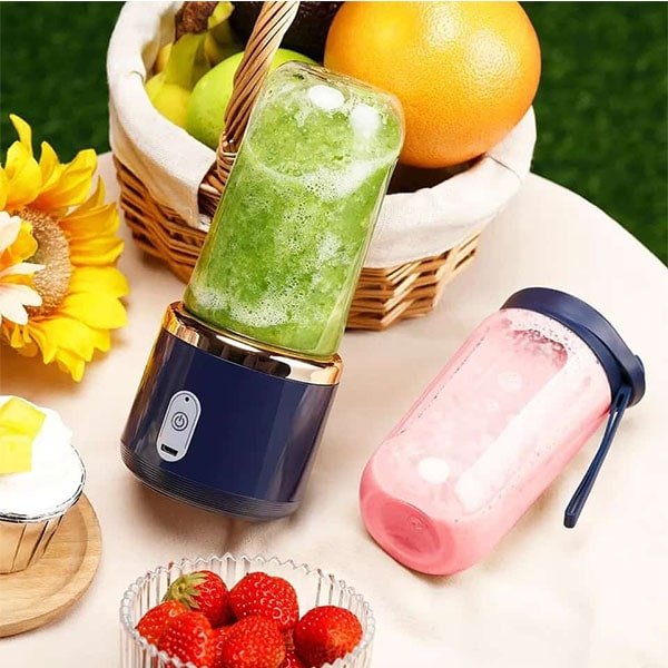 Rechargeable Portable Juicer with a juice Cup 6-min
