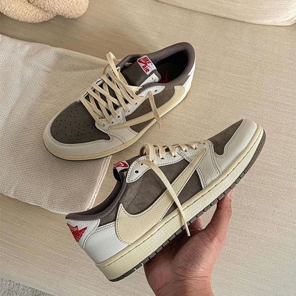 Reverse Travis Scott j1