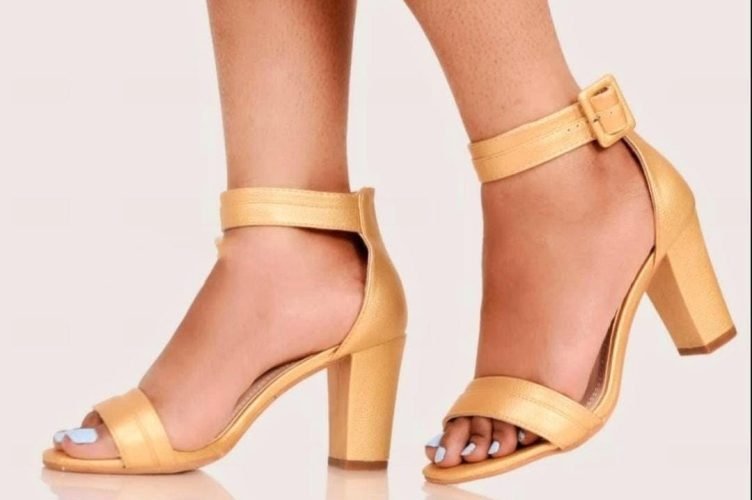 Gold chunky outlet heels