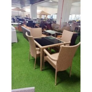 4-Seater Outdoor Dining Set