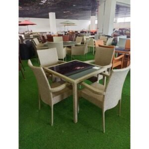 4-Seater Outdoor Dining Set