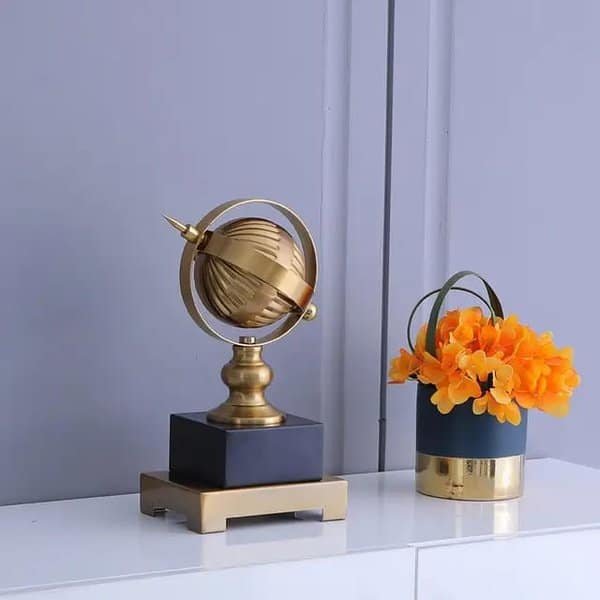 Light Luxury Metal Globe Decoration