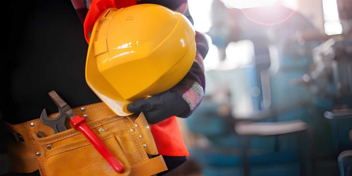 Types of Safety Helmets and How to Choose the Right One for Your Job Site